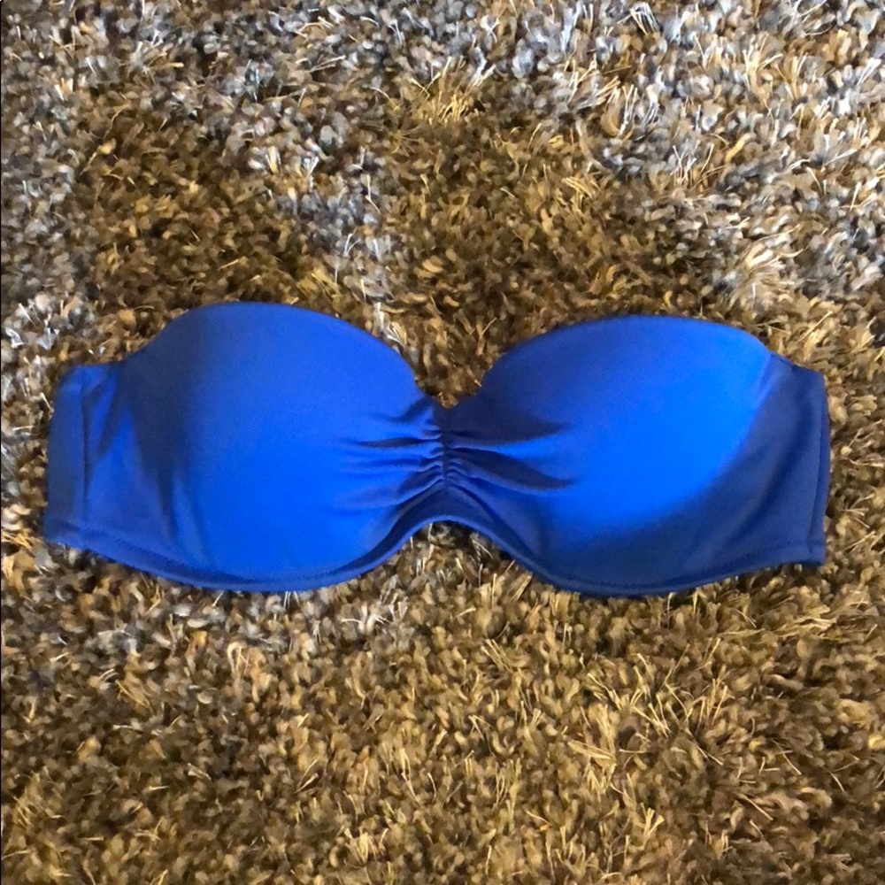 Strapless Victoria’s Secret swimsuit top.
